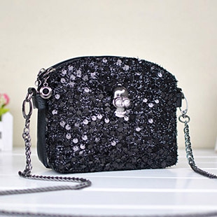 Дамски чанти нови модели с черепчета