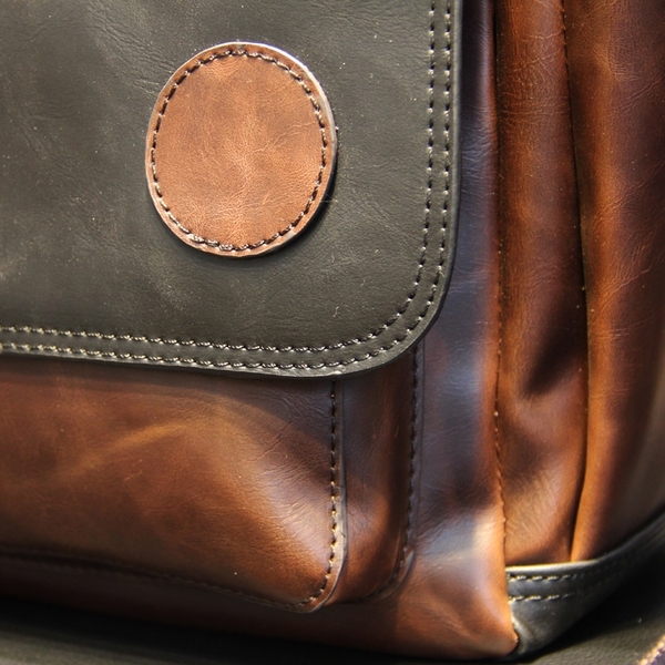 Μοναδική ανδρική τσάντα από τεχνητό δέρμα - 1 μοντέλο