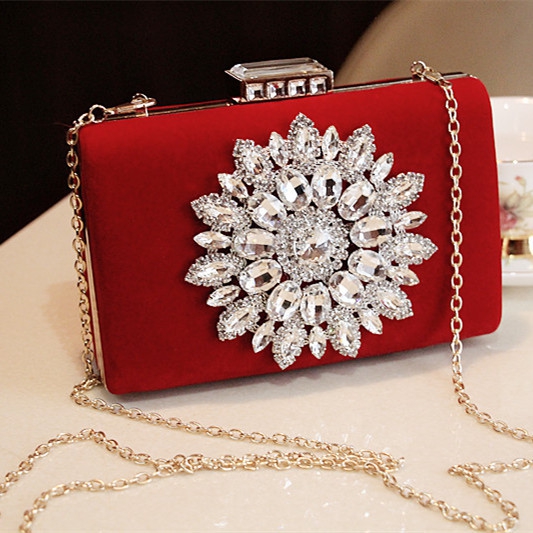 Дамска стилна елегантна малка чантичка за специални поводи