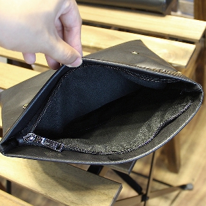 Мъжкa чантa  тип клъч в черен цвят - 1 модел