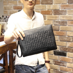 Мъжка чанта тип клъч от изкуствена кожа в черен цвят - 1 модел