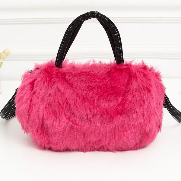 Дамска пухена чантичка в различни цветове