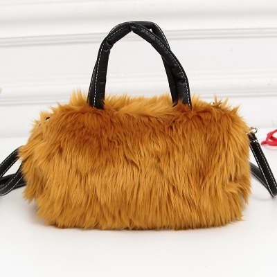 Дамска пухена чантичка в различни цветове