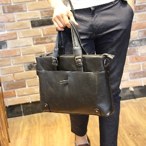 Мъжки чанти от изкуствена кожа подходящи за ежедневие - в кафяв и черен цвят