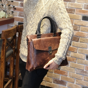 Мъжка ежедневна чанта от изкуствена кожа в кафяв цвят - 1 модел