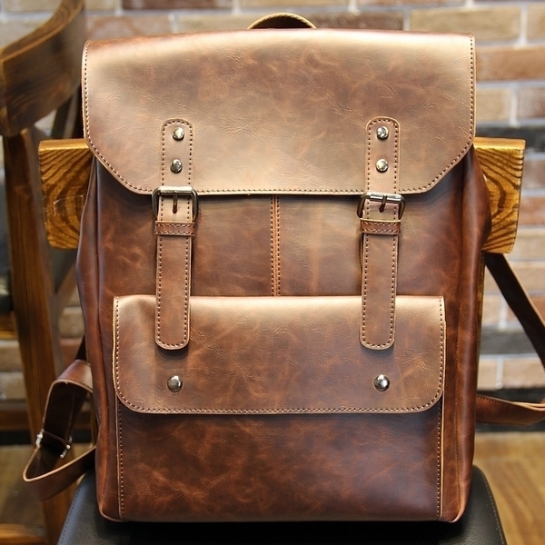 Модерна мъжка раница подходяща за ежедневие в кафяв цвят - 1 модел