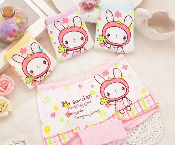 Комплект 3 бройки детско бельо за момичета - различни модели