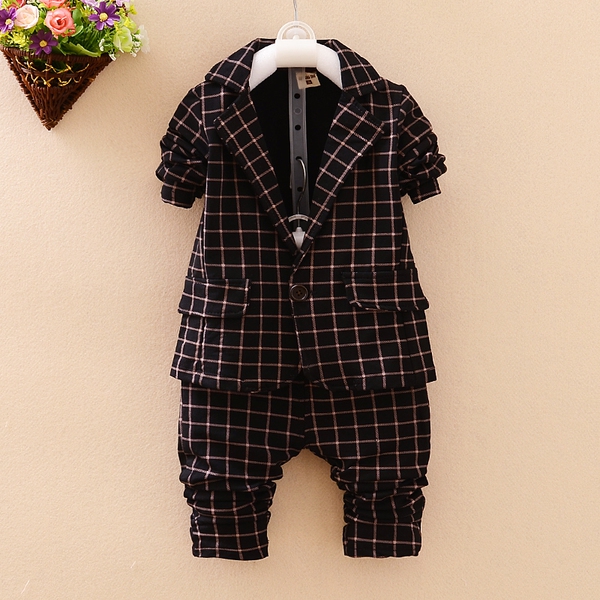 Пролет 2016 детски комплекти за момчета-различни модели.