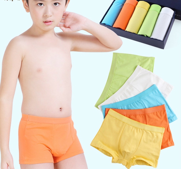 Различни топ модели детско бельо за момчета - комбинации от раирани, зелени, червени и други цветове