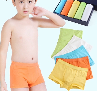 Различни топ модели детско бельо за момчета - комбинации от раирани, зелени, червени и други цветове