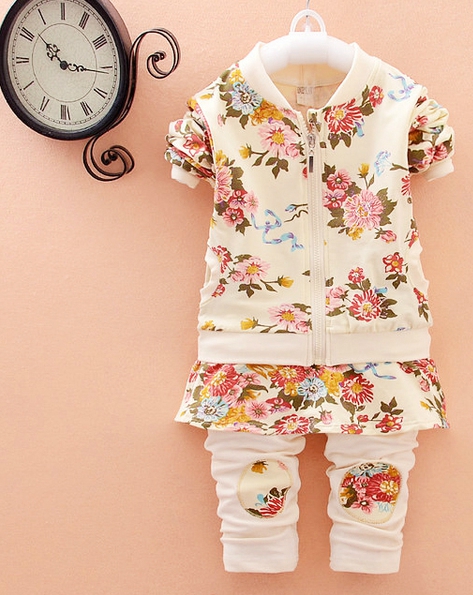 Пролетни комплекти за момичета-24 модела различни цветове.