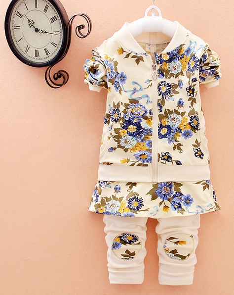 Пролетни комплекти за момичета-24 модела различни цветове.