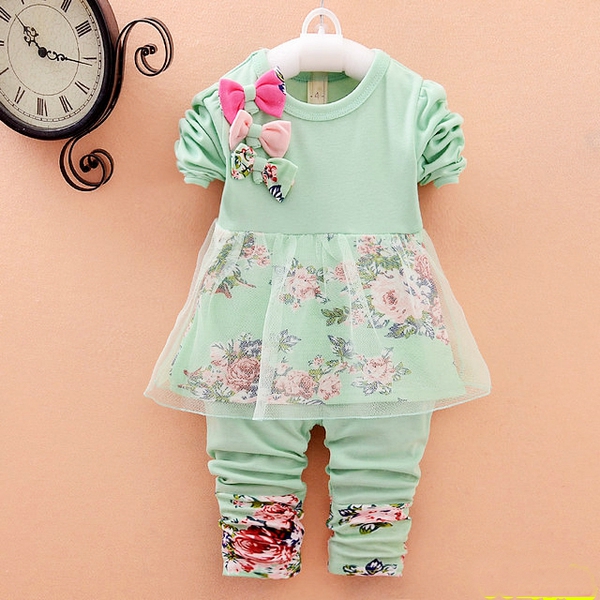 Пролетни комплекти за момичета-24 модела различни цветове.