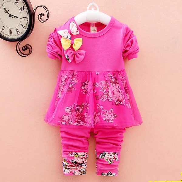 Пролетни комплекти за момичета-24 модела различни цветове.