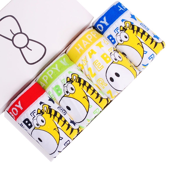 Комплект детско памучно бельо за момчета в 4 бройки и разнообразни анимационни модели - жираф, мече и други