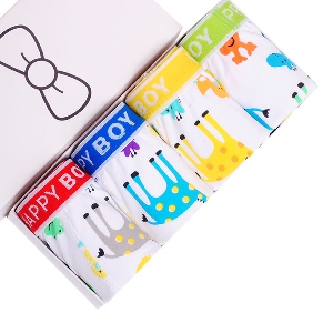 Комплект детско памучно бельо за момчета в 4 бройки и разнообразни анимационни модели - жираф, мече и други