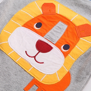 Παιδική μπλούζα με διαφορετικές εκτυπώσεις - αυτοκίνητο λιονταριού και άλλα