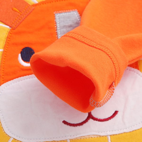 Παιδική μπλούζα με διαφορετικές εκτυπώσεις - αυτοκίνητο λιονταριού και άλλα