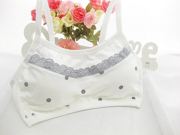 Детско памучно бюстие - различни удобни и стилни модели 