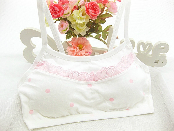 Детско памучно бюстие - различни удобни и стилни модели 