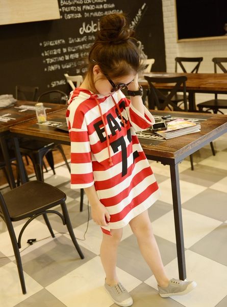 Раирана тениска с къс ръкав - пролетен модел