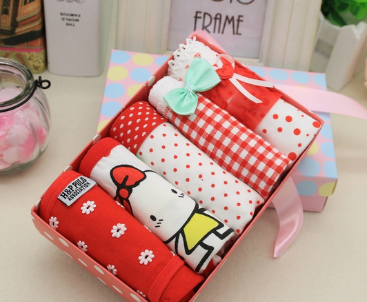 Детско бельо за момичета - червен, лилав, розов в комплект от 5 броя