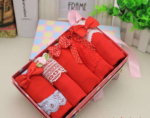 Детско бельо за момичета - червен, лилав, розов в комплект от 5 броя