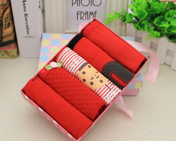 Детско бельо за момичета - червен, лилав, розов в комплект от 5 броя