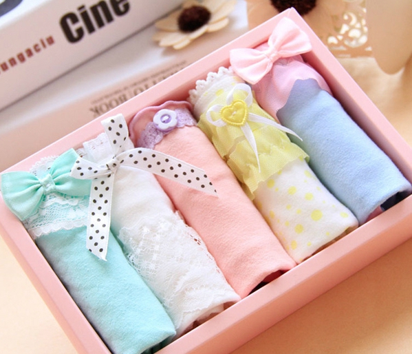 Детско бельо за момичета - червен, лилав, розов в комплект от 5 броя