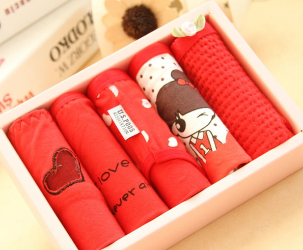 Детско бельо за момичета - червен, лилав, розов в комплект от 5 броя