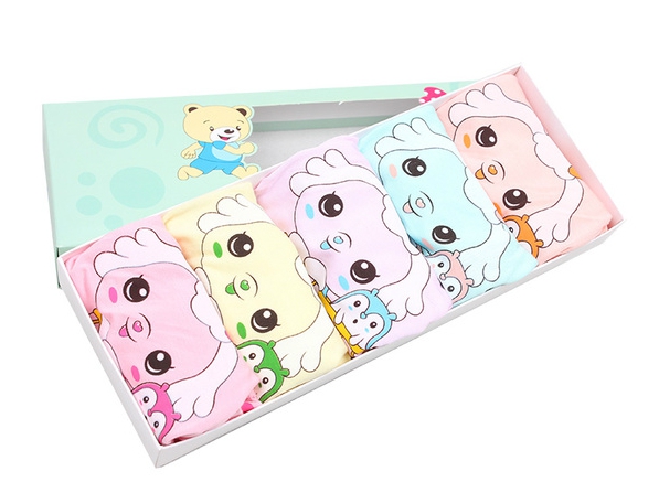 Детско бельо за момичета в различни комплекти от 5 броя с топ анимации