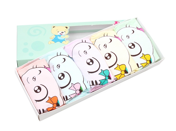 Детско бельо за момичета в различни комплекти от 5 броя с топ анимации