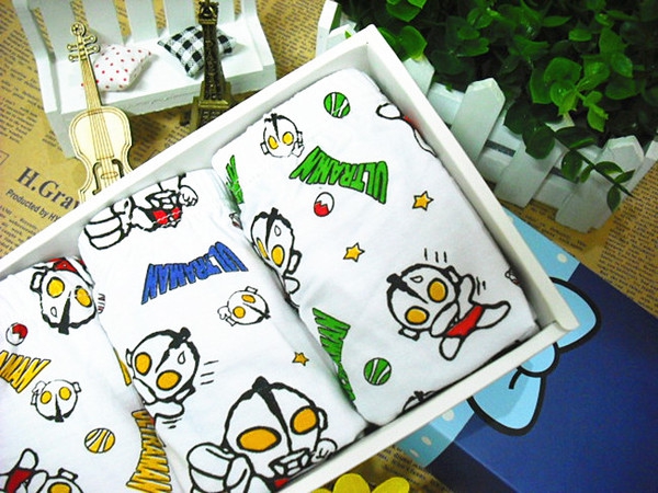 Детски шарени боксерки в комплект от 3 броя за момчета