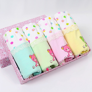 Детско памучно бельо за момичета - 4 броя в комплект - избор от три комплекта