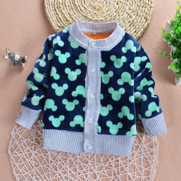 Κορυφαία ρούχα για κορίτσια και αγόρια - σε διαφορετικά χρώματα