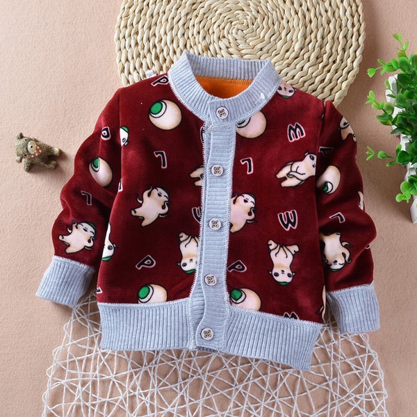 Κορυφαία ρούχα για κορίτσια και αγόρια - σε διαφορετικά χρώματα