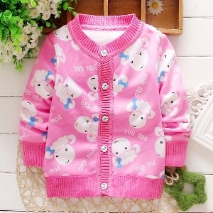 Κορυφαία ρούχα για κορίτσια και αγόρια - σε διαφορετικά χρώματα