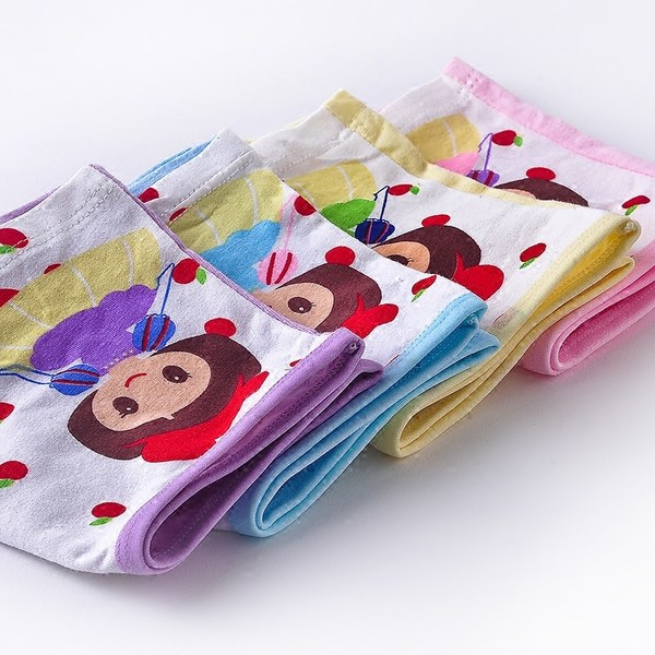 Детски комплект бельо за момичета - 3 броя боксерки с анимация