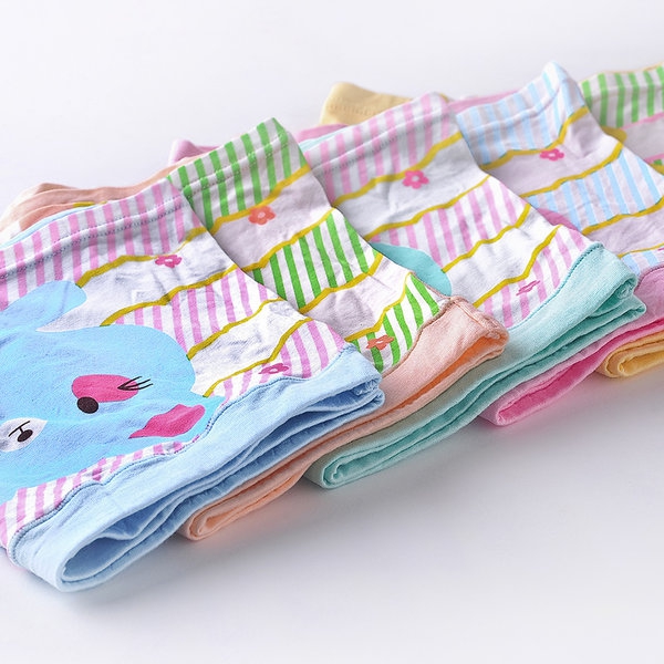 Комплект от три броя детско бельо - жълти, сини и розови анимирани боксерки за момичета