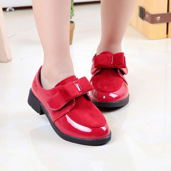 Ανοιξηάτικα παπούτσια δύο μοντέλα, τρία χρώματα.