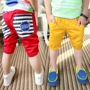 Къси панталони за момчета в два цвята - червен и жълт 