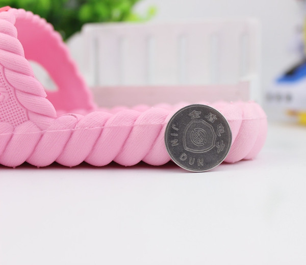 Τα παιδιά χρωματιστές παντόφλες για τα κορίτσια και τα αγόρια - 3 μοντέλα