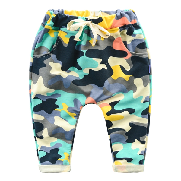 Παιδικά καμουφλάζ παντελόνια για αγόρια - δύο μοντέλα σε πράσινο και κόκκινο