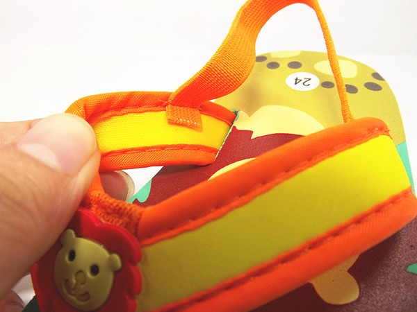 Παιδικά σανδάλια το καλοκαίρι με ελαστικό εξάρτημα και μαλακή άνετη σόλα