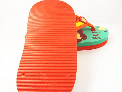 Детски летни сандали с ластично закрепване и мека удобна подметка