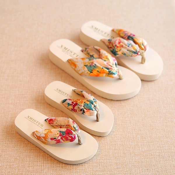 Καλοκαίρι παραλία παντόφλες παιδιά τα κορίτσια και τις γυναίκες