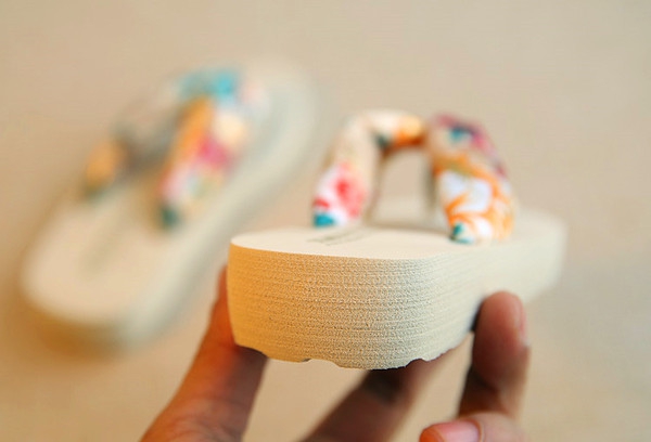 Καλοκαίρι παραλία παντόφλες παιδιά τα κορίτσια και τις γυναίκες