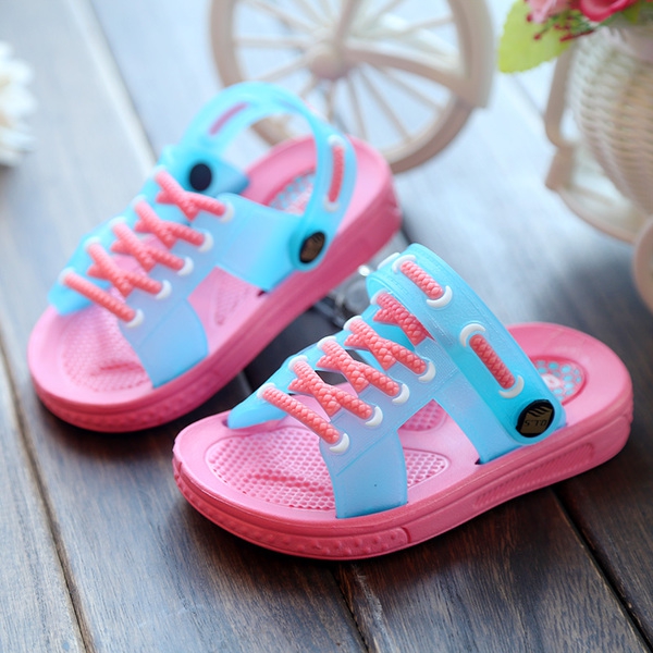 παντόφλες Καλοκαίρι των παιδιών για τα αγόρια και τα κορίτσια - 4 μοντέλα