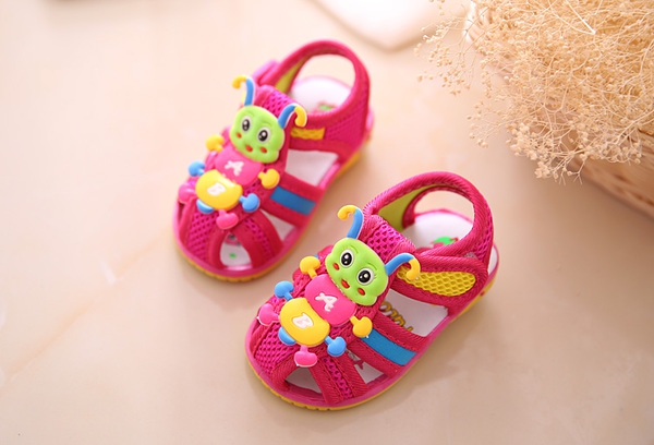 Παιδικά σανδάλια για αγόρια και κορίτσια 15 μοντέλα