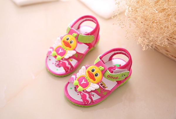 Παιδικά σανδάλια για αγόρια και κορίτσια 15 μοντέλα